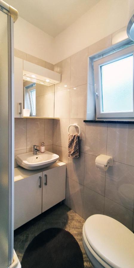 Lukovo Seafront Apartments Екстер'єр фото
