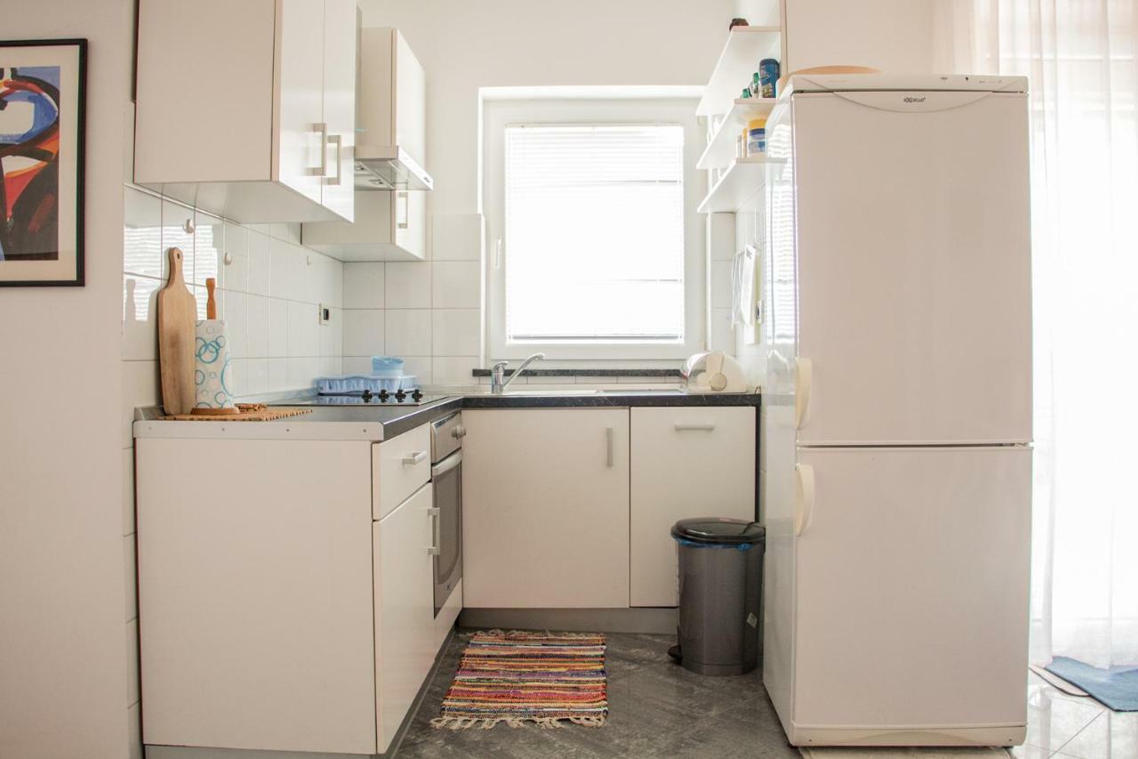 Lukovo Seafront Apartments Екстер'єр фото