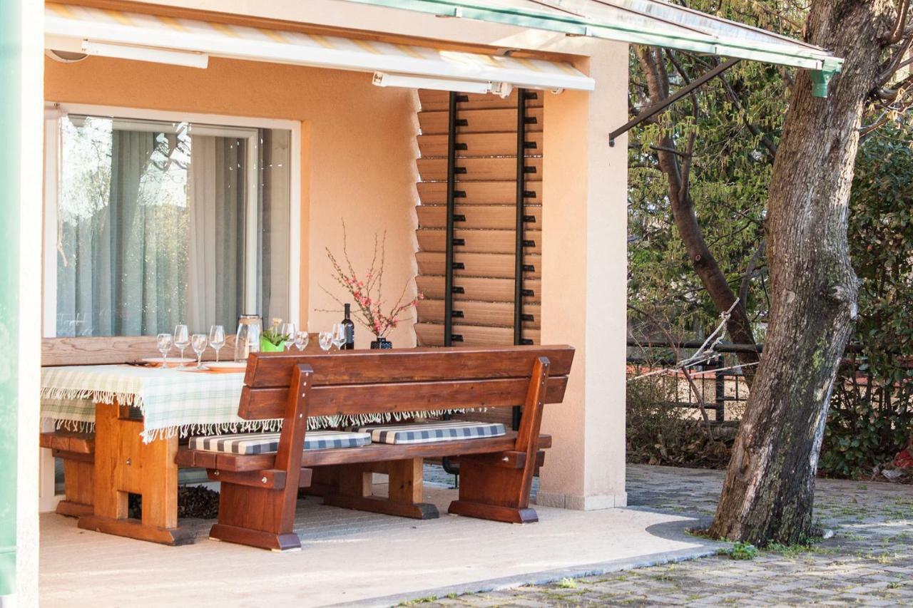 Lukovo Seafront Apartments Екстер'єр фото